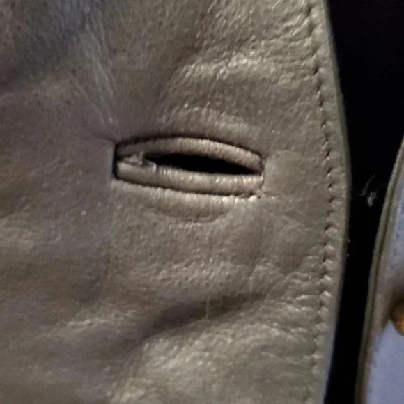 Danier leather  vest size S - Picture 3 of 11